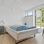3 Bedroom Stunning In 펜션 Farsø